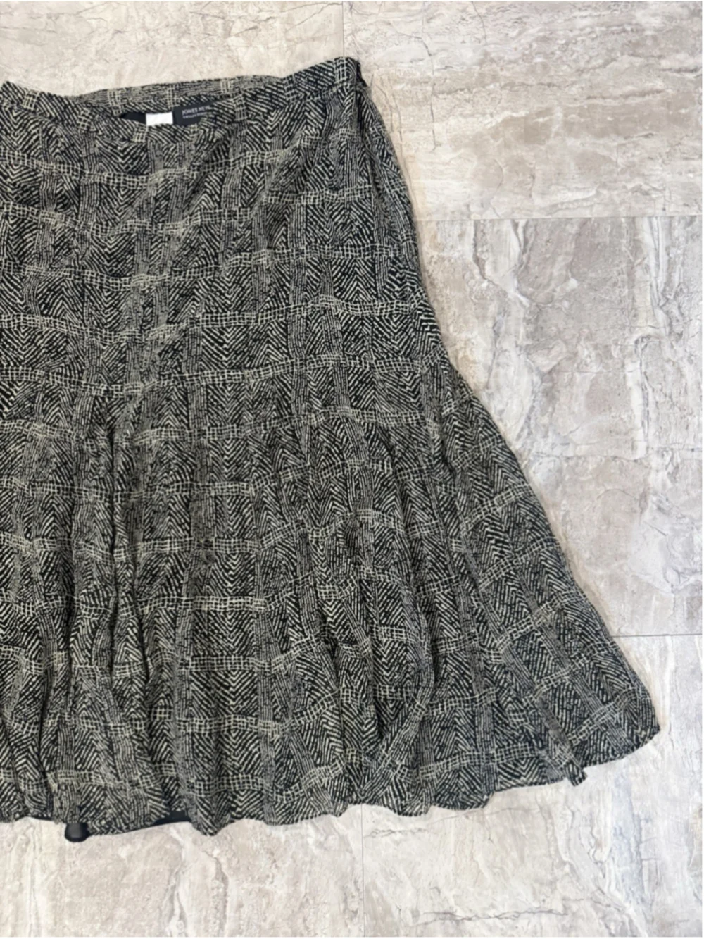 Vtg Jones New York 100% Silk Skirt Dark Maxi Lined A-Line Flowy Patterned 16W